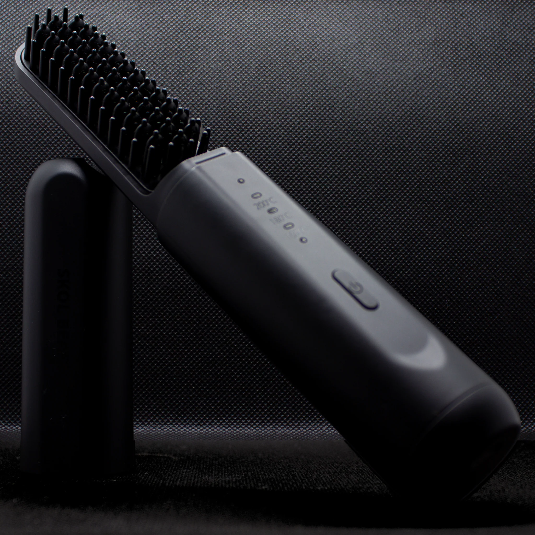 Skol's Wireless Heated Beard Styling Brush + FREE 50mL Beard Oil - Image 3